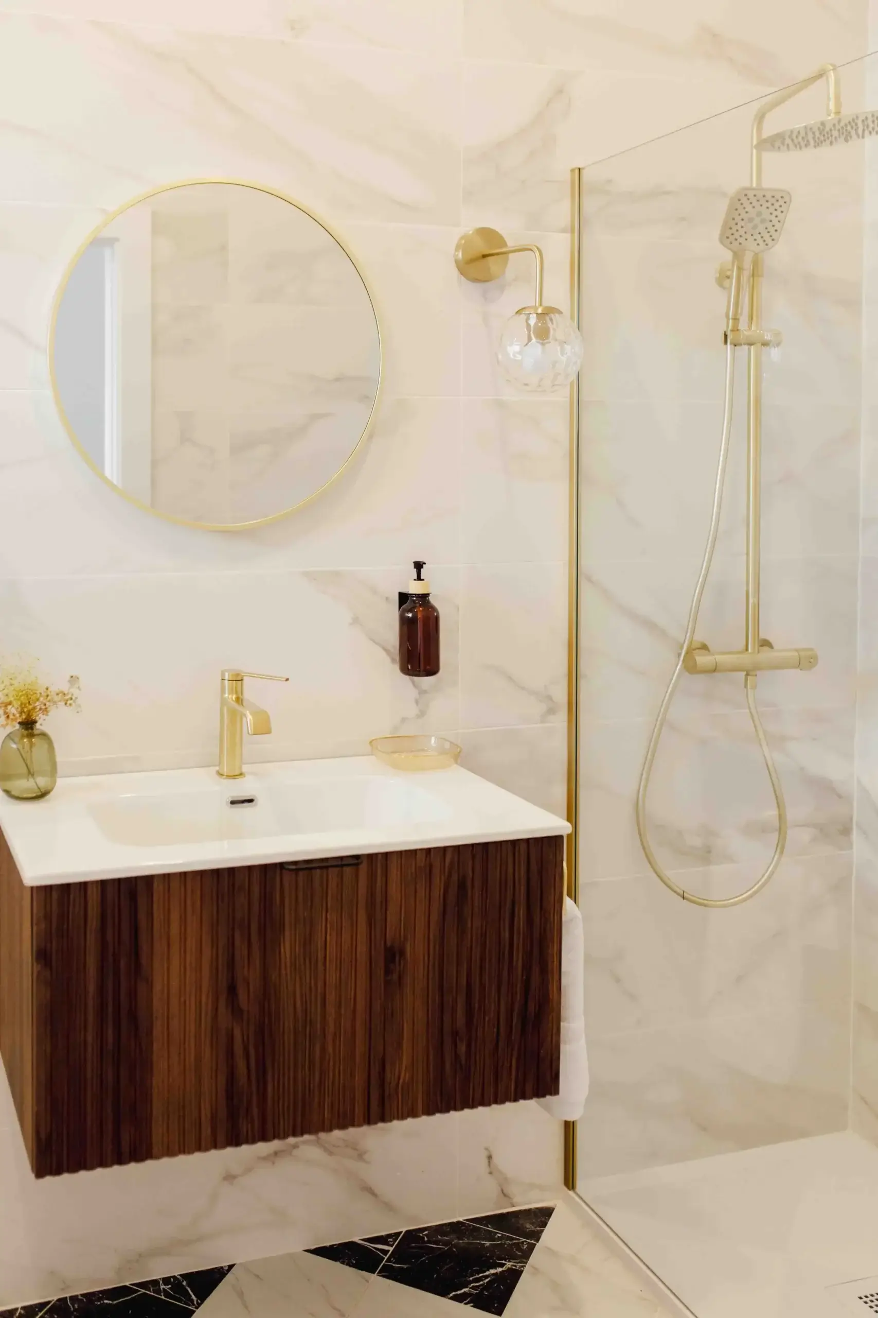 Baño completo del Apartamento Langre en Santander
