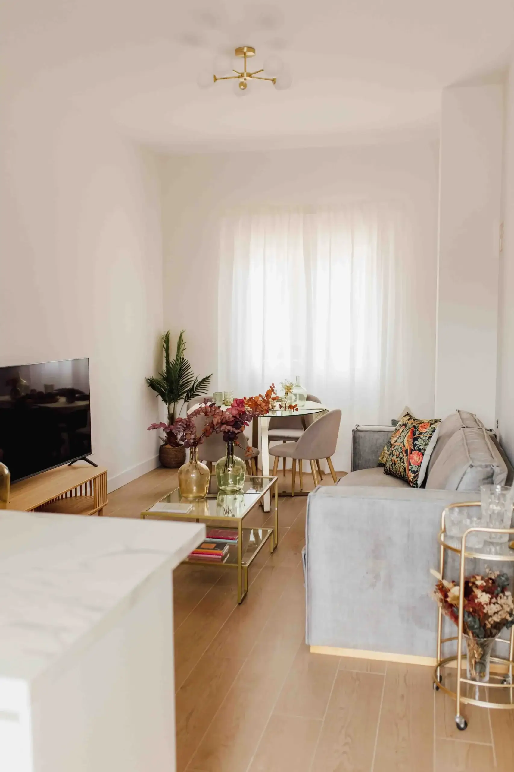 Salón del Apartamento Liencres en Santander con zona de estar